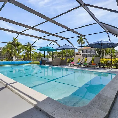 Gulf Access Home With Kayaks, Private Pool And Canal View - The Pelican Perch - Roelens